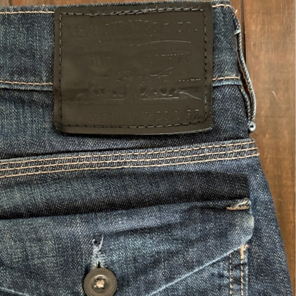 Levi's Men’s Dark Indigo Straight Jeans Size 29x32 - Picture 5 of 6